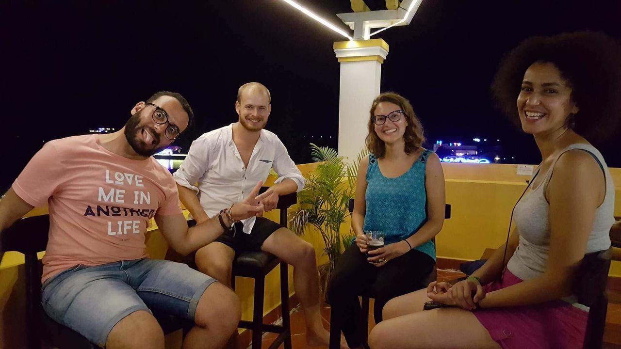 贡布早上好旅馆酒店 外观 照片